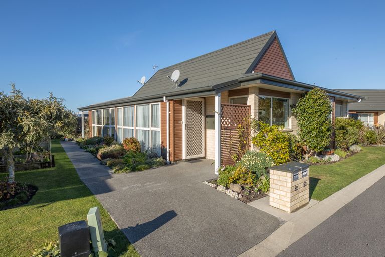 Photo of property in Rivertown Villas, 150 Williams Street, Kaiapoi, 7630
