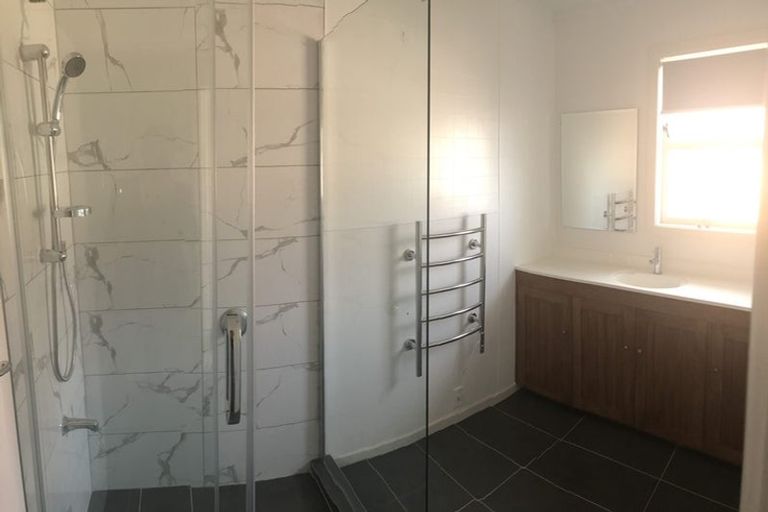 Photo of property in 6 Braeburn Place, Takanini, 2112