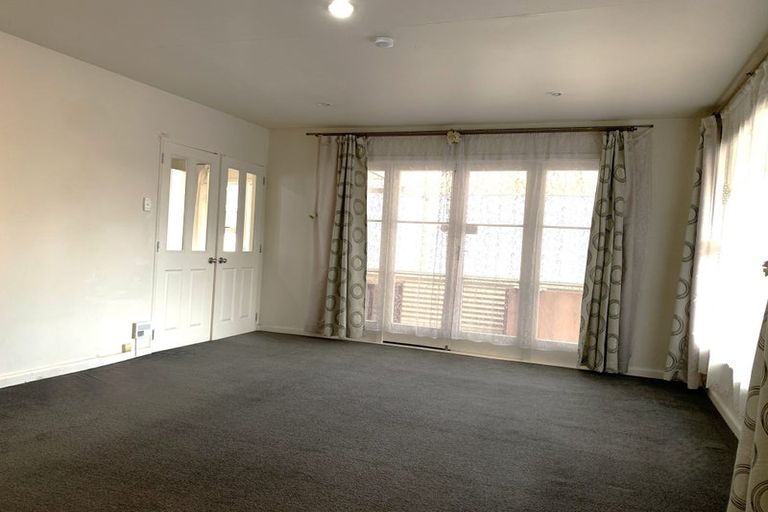 Photo of property in 207 Memorial Avenue, Burnside, Christchurch, 8053