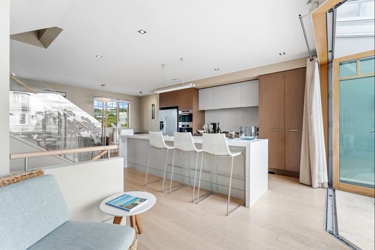 Photo of property in 36 Little Compton Mews, Snells Beach, 0920