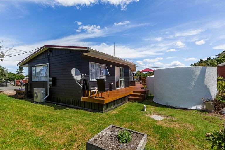 Photo of property in 562 Leigh Road, Whangateau, Warkworth, 0985