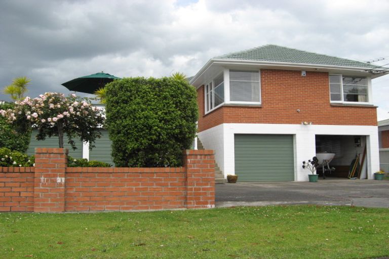 Photo of property in 20 Shortt Avenue, Mangere Bridge, Auckland, 2022
