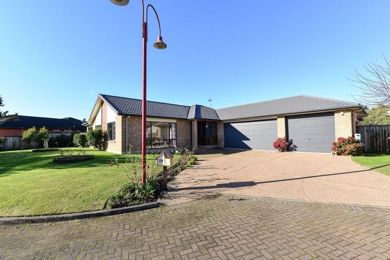 Photo of property in 21 Fendalton Drive, Rototuna, Hamilton, 3210