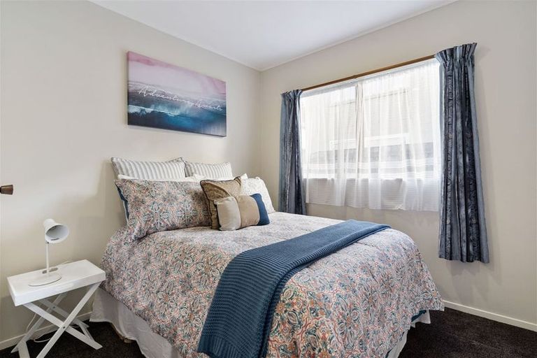 Photo of property in 23 Anna Watson Road, Half Moon Bay, Auckland, 2012