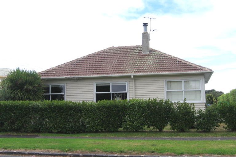 Photo of property in 2 Lambeth Road, Mount Eden, Auckland, 1041