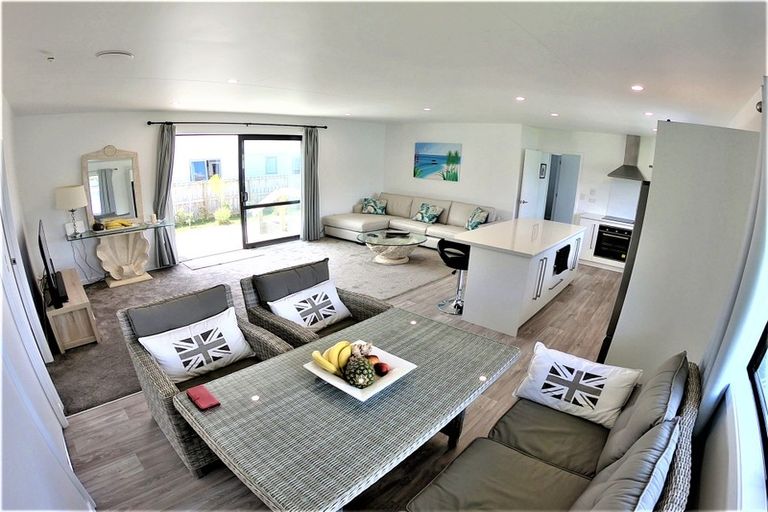 Photo of property in 9 Meenas Place, Cable Bay, 0420