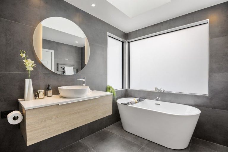 Photo of property in 6a Kohanga Road, Mangere Bridge, Auckland, 2022