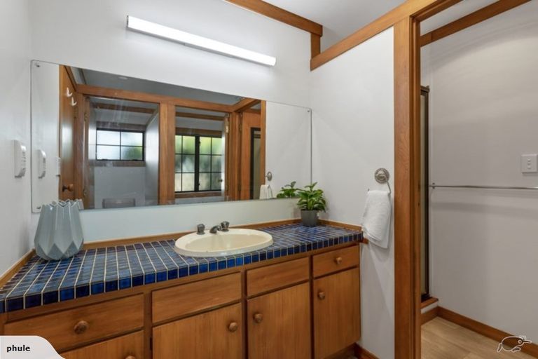 Photo of property in 1/126 Carlisle Road, Browns Bay, Auckland, 0632