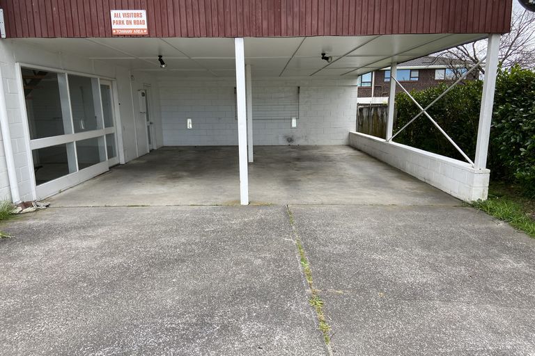 Photo of property in 108 Te Atatu Road, Te Atatu South, Auckland, 0610