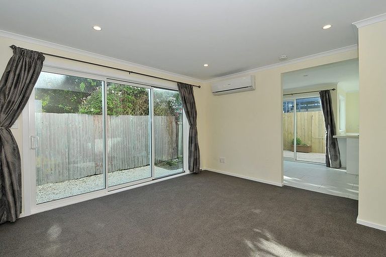 Photo of property in 10a Te Wharepouri Street, Berhampore, Wellington, 6023