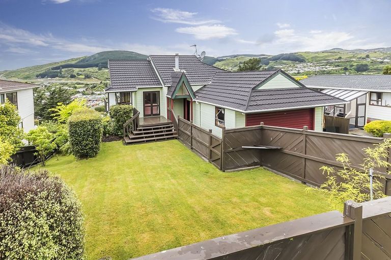 Photo of property in 51 Fyvie Avenue, Tawa, Wellington, 5028