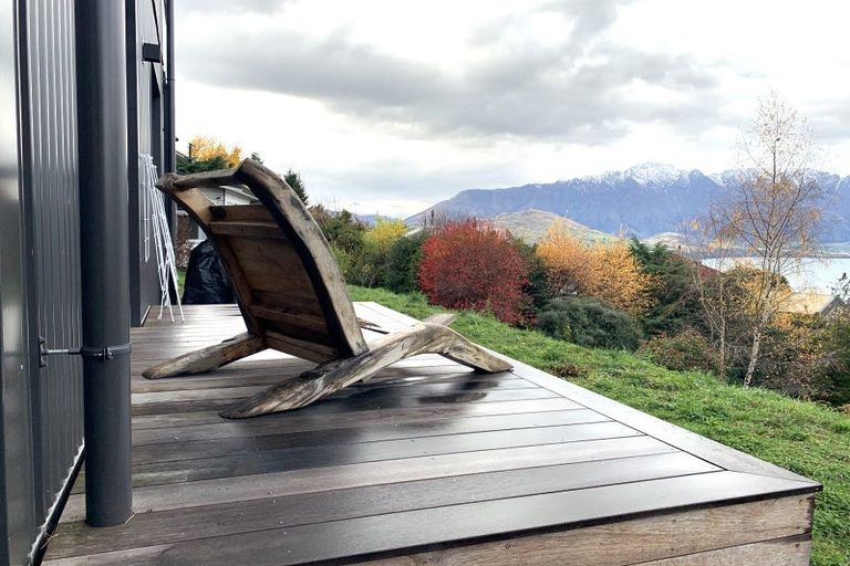 Photo of property in 6 Caples Place, Fernhill, Queenstown, 9300