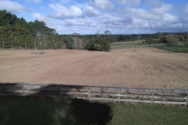 Photo of property in 7 Tawa Road, Kumeu, 0891