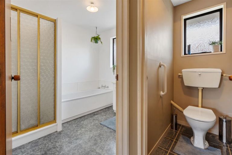 Photo of property in 2/151 Northcote Road, Northcote, Christchurch, 8052