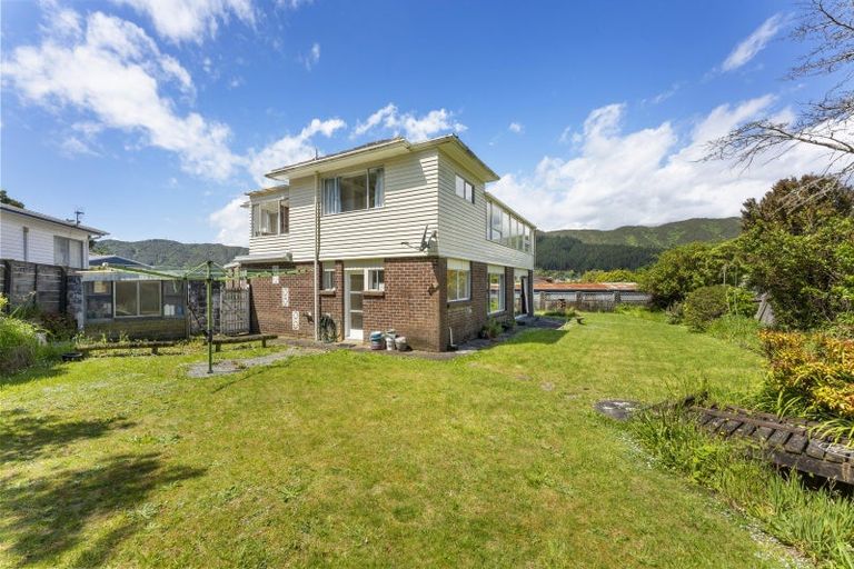 Photo of property in 7 Harlow Grove, Wainuiomata, Lower Hutt, 5014