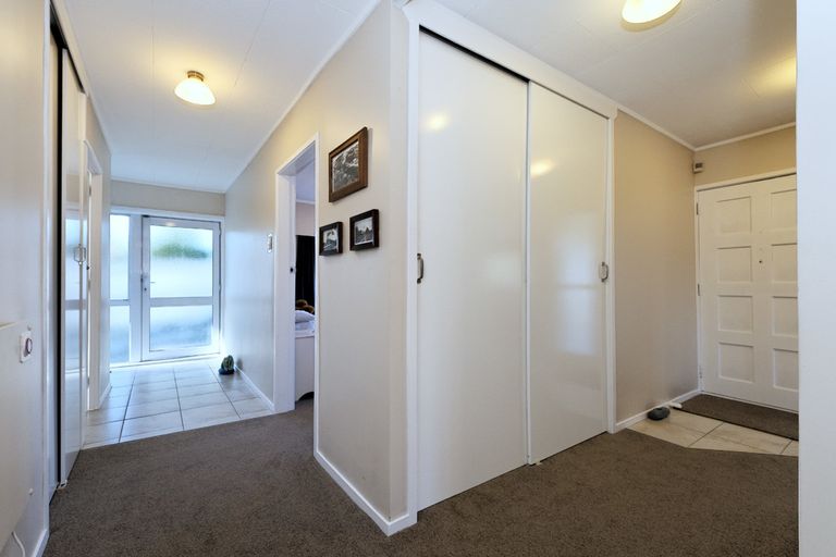 Photo of property in 95 Cliff View Drive, Green Bay, Auckland, 0604