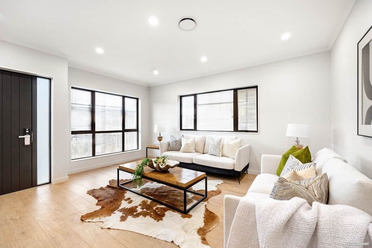 Photo of property in 22 Ballyliffin Drive, Flat Bush, Auckland, 2019