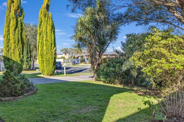 Photo of property in 39 Nevada Drive, Merrilands, New Plymouth, 4312