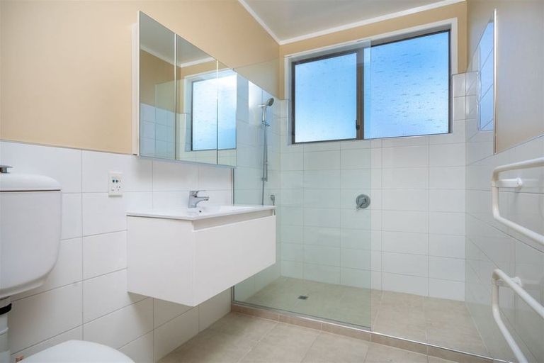 Photo of property in 69 Sunny Crescent, Huapai, Kumeu, 0810