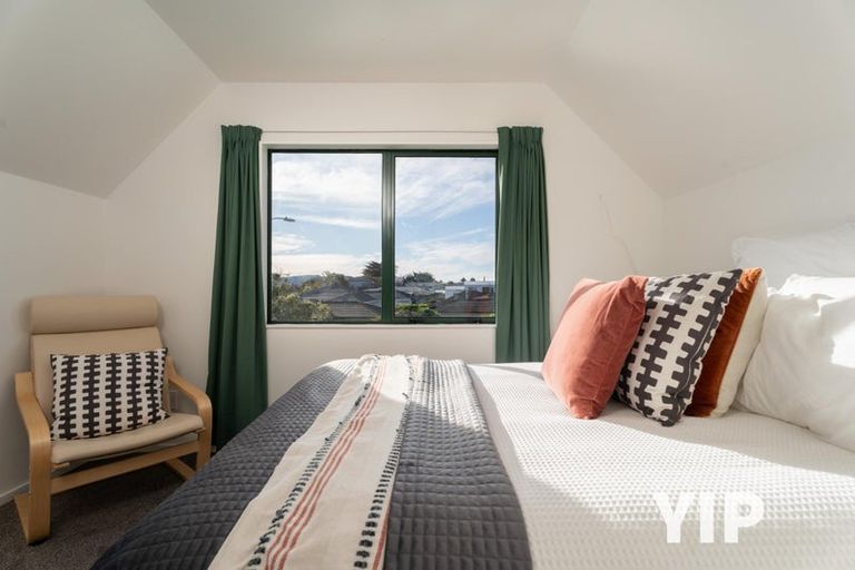 Photo of property in 32a Horokiwi Road West, Newlands, Wellington, 6037