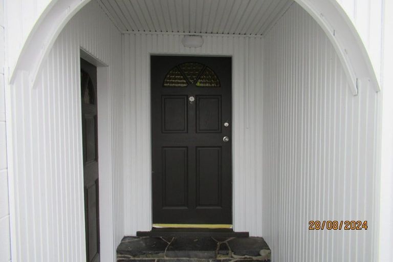 Photo of property in 90 Royal Road, Massey, Auckland, 0614