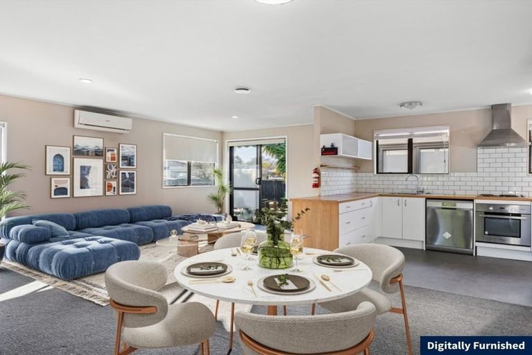 Photo of property in 3/76 Luanda Drive, Ranui, Auckland, 0612