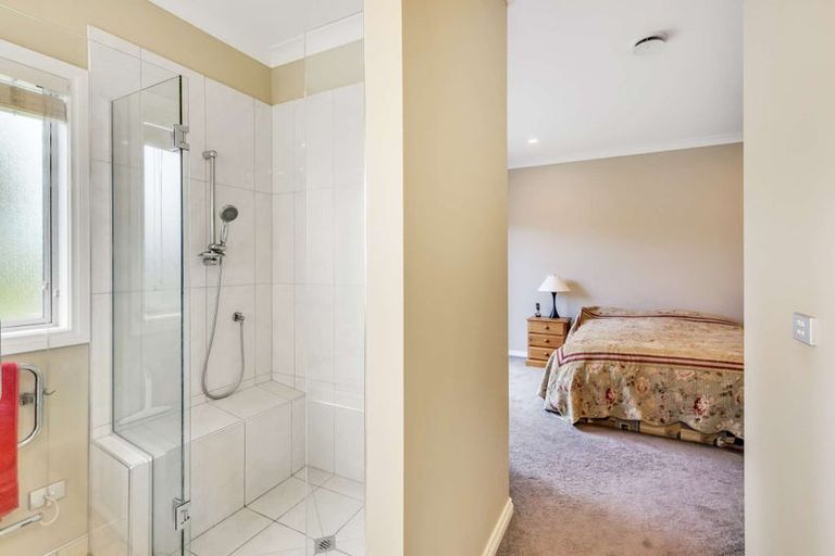 Photo of property in 28 Delta Mews Place, Clive, 4102