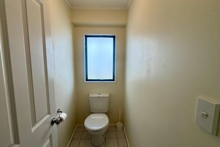 Photo of property in 24a Reeves Road, Pakuranga, Auckland, 2010