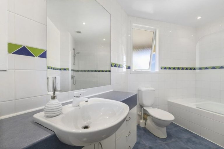 Photo of property in 93 Viewmont Drive, Harbour View, Lower Hutt, 5010