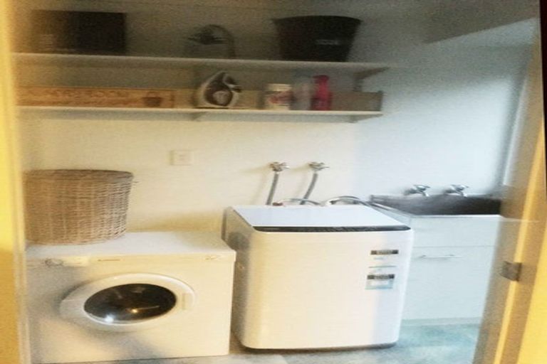 Photo of property in 25 Shelly Beach Parade, Cockle Bay, Auckland, 2014