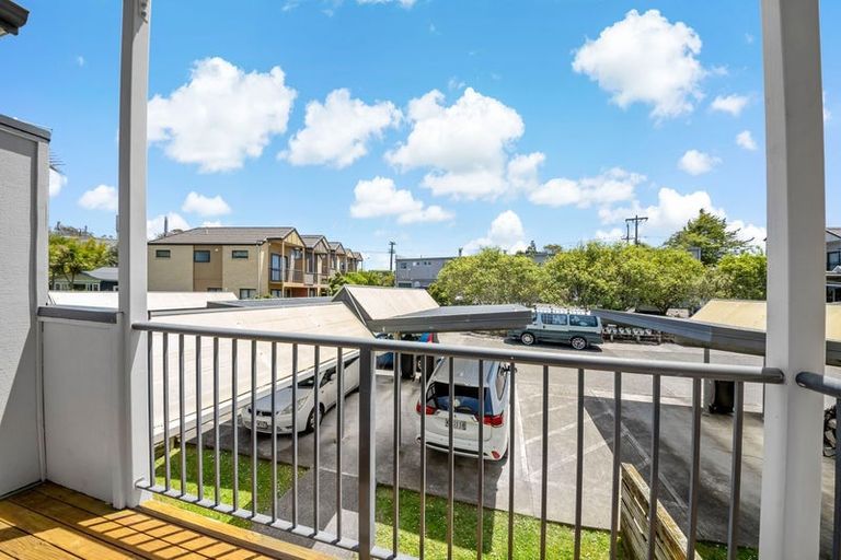 Photo of property in 12/94 Glengarry Road, Glen Eden, Auckland, 0602