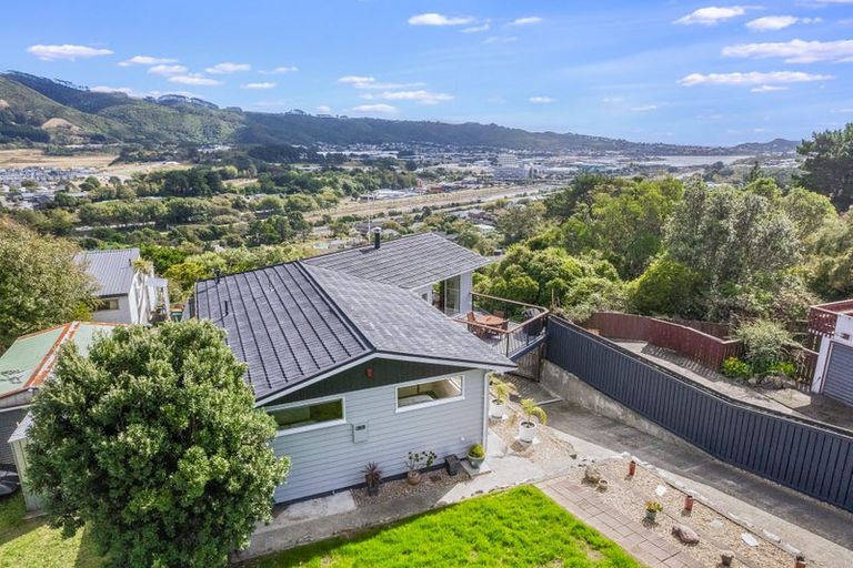 Photo of property in 2 Ash Grove, Ranui, Porirua, 5024