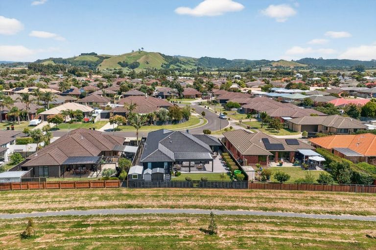 Photo of property in 52 Carrington Drive, Papamoa Beach, Papamoa, 3118