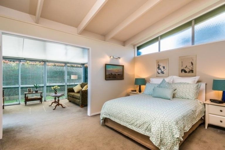 Photo of property in 2/52 Norwood Road, Bayswater, Auckland, 0622