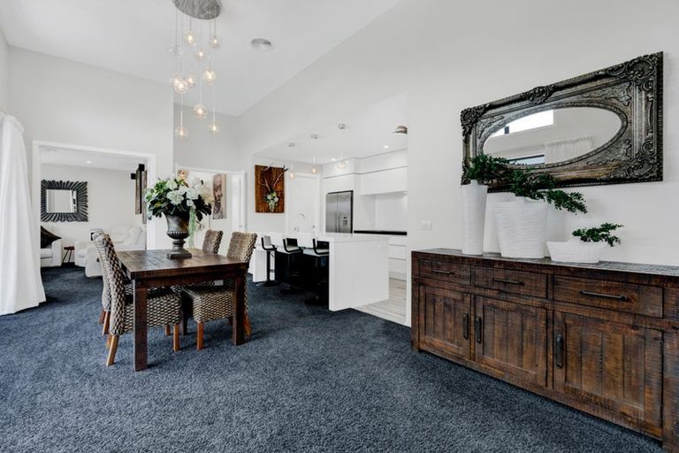 Photo of property in 10 Augusta Grove, Waiwhakaiho, New Plymouth, 4312