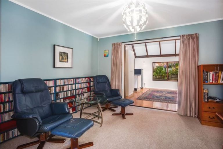 Photo of property in 2 Exploration Way, Whitby, Porirua, 5024