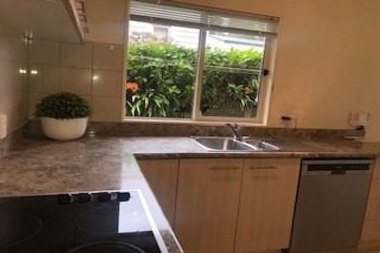 Photo of property in 3/4a Corrella Road, Belmont, Auckland, 0622