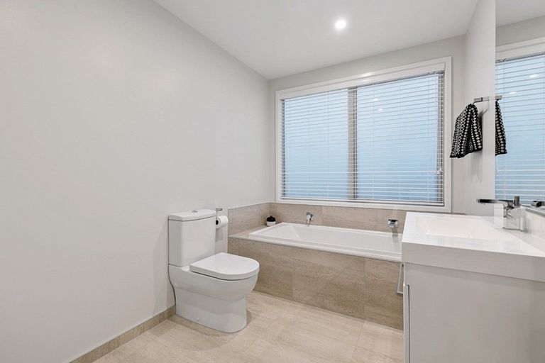 Photo of property in 25 Saint Pauls Drive, Brookfield, Tauranga, 3110