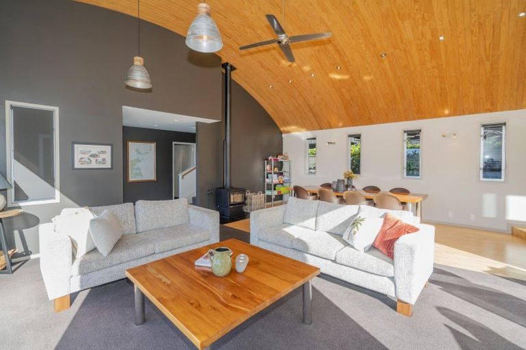 Photo of property in 17 Hahei Beach Road, Hahei, Whitianga, 3591