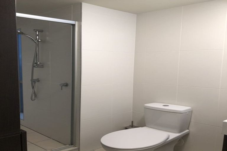 Photo of property in 72 Oriental Parade, Oriental Bay, Wellington, 6011