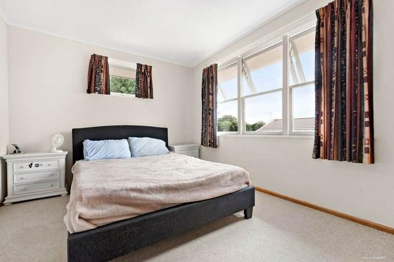 Photo of property in 18 Renwick Street, Papakura, 2110
