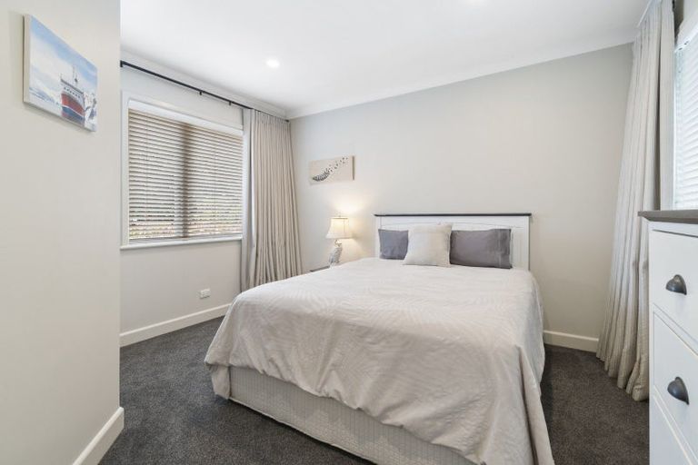 Photo of property in 19 Cremorne Avenue, Hokowhitu, Palmerston North, 4410