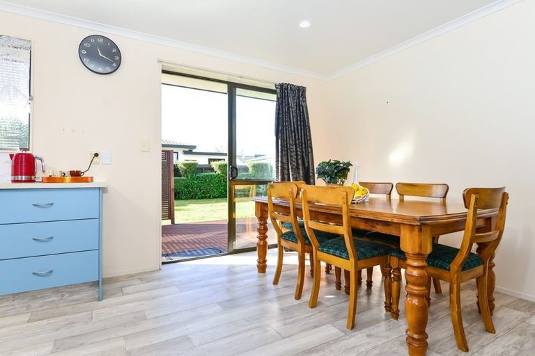 Photo of property in 10 Antrim Place, Nawton, Hamilton, 3200