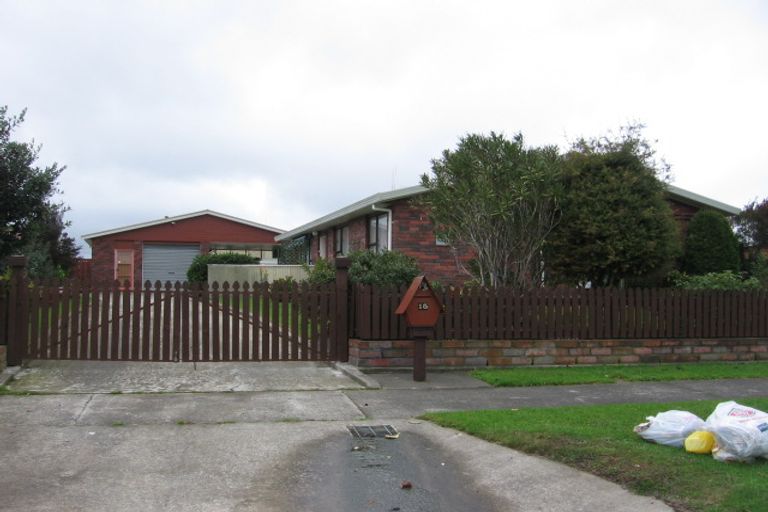Photo of property in 15 Gladys Place, Kelvin Grove, Palmerston North, 4414