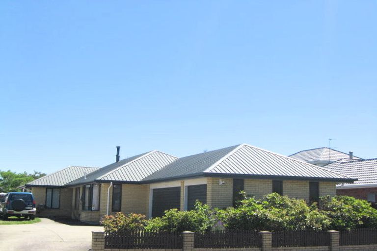 Photo of property in 4 Amdale Avenue, Broomfield, Christchurch, 8042