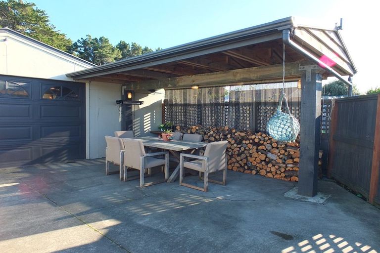 Photo of property in 60 Nash Parade, Foxton Beach, Foxton, 4815