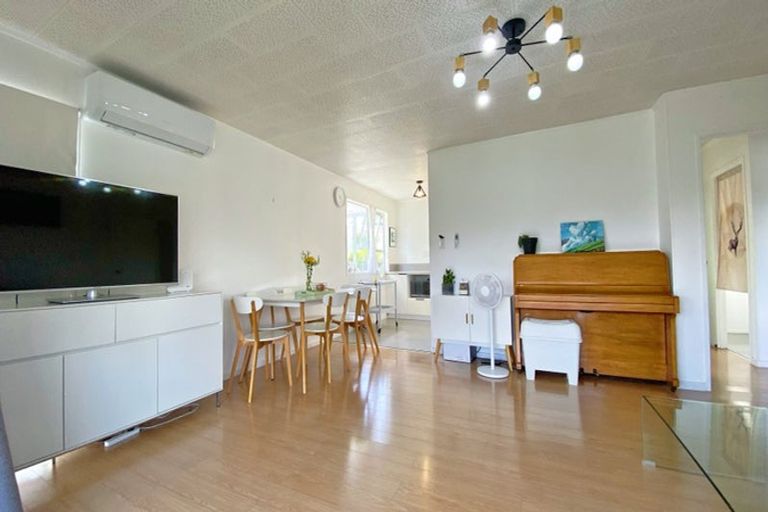 Photo of property in 22 Squirrel Lane, Browns Bay, Auckland, 0630