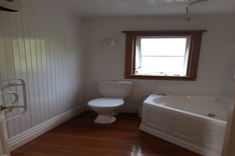 Photo of property in 147 Victoria Road, Saint Clair, Dunedin, 9012