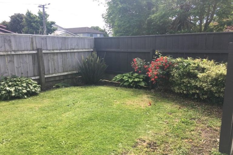 Photo of property in 1/48 Jeffreys Road, Fendalton, Christchurch, 8052