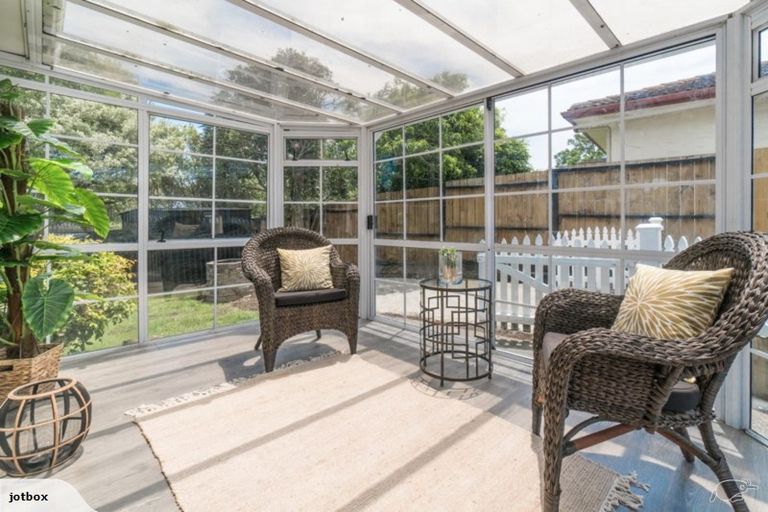 Photo of property in 2/73 Botany Road, Botany Downs, Auckland, 2010